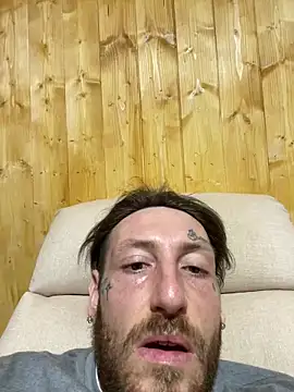 dennis89768 online show from March 1, 2026, 11:40 pm