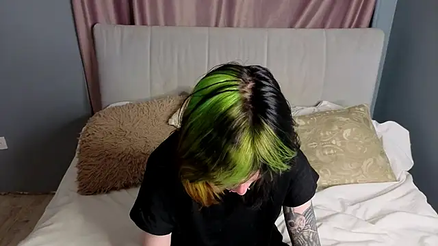 Snapshot of KandraCruser chatting on October 20, 2025, 8:20 pm KandraCruser online show from October 20, 2025, 8:20 pm