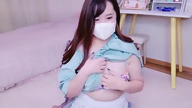 Snapshot of CHIAKI_xxo chatting on October 29, 2025, 8:49 am CHIAKI xxo online show from October 29, 2025, 8:49 am