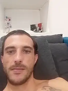 Snapshot of BogossFrench chatting on September 9, 2025, 2:27 pm BogossFrench online show from September 9, 2025, 2:27 pm