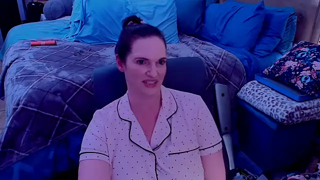 ninajaymes online show from May 18, 2026, 4:07 am