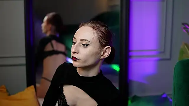 SaraiAngel online show from November 29, 2025, 9:18 pm