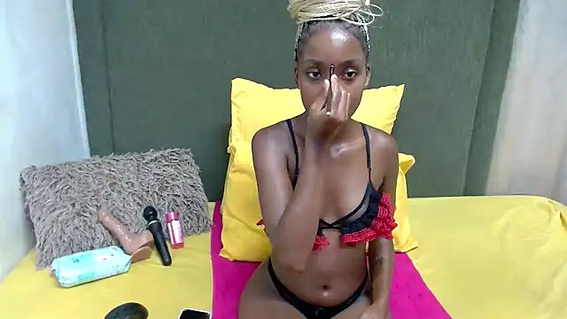 Snapshot of Littlebunny33 chatting on November 4, 2025, 11:20 am Littlebunny33 online show from November 4, 2025, 11:20 am