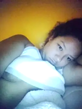 Snapshot of EAAM1@xh chatting on February 11, 2026, 12:32 pm EAAM1xh online show from February 11, 2026, 12:32 pm