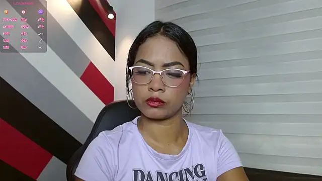 Snapshot of Chloe_Brown3 chatting on September 8, 2025, 5:34 pm Chloe Brown3 online show from September 8, 2025, 5:34 pm