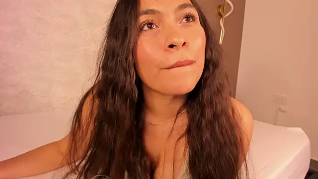 Snapshot of allie_bruce chatting on October 7, 2025, 3:36 am allie bruce online show from October 7, 2025, 3:36 am