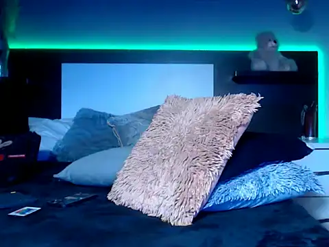 eriikjoness online show from October 6, 2025, 10:40 pm