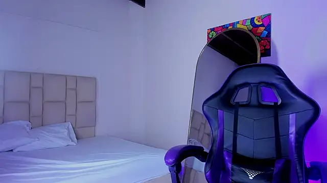 Snapshot of JennyLawrence chatting on November 8, 2025, 8:07 pm JennyLawrence online show from November 8, 2025, 8:07 pm