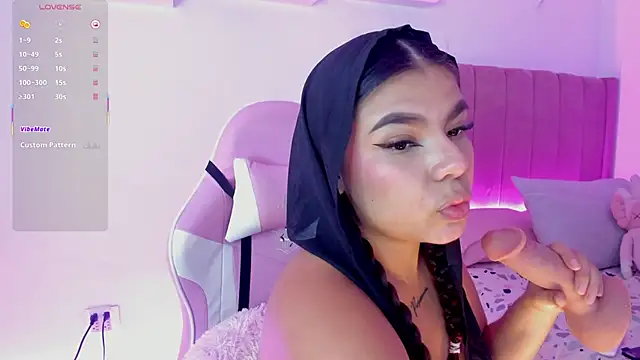 AliceThundeer online show from September 24, 2025, 4:27 am