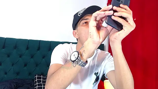 Snapshot of Ariatnaanddilan chatting on October 11, 2025, 12:21 am Ariatnaanddilan online show from October 11, 2025, 12:21 am