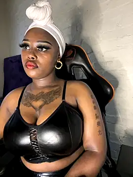 Snapshot of QUEEN_NOBUHLE_777 chatting on September 27, 2025, 10:31 am QUEEN NOBUHLE 777 online show from September 27, 2025, 10:31 am