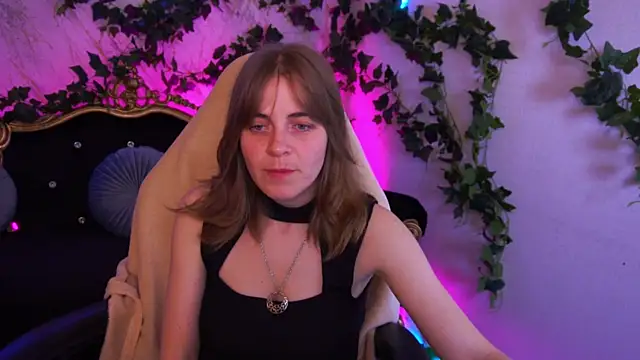 Snapshot of ShinyfromUa chatting on October 26, 2025, 10:15 pm ShinyfromUa online show from October 26, 2025, 10:15 pm