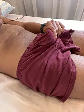 Snapshot of Hiuwee chatting on October 4, 2025, 12:14 pm Hiuwee online show from October 4, 2025, 12:14 pm