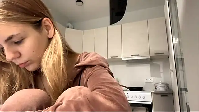 Snapshot of Denni_Spilber chatting on October 19, 2025, 3:23 pm Denni Spilber online show from October 19, 2025, 3:23 pm