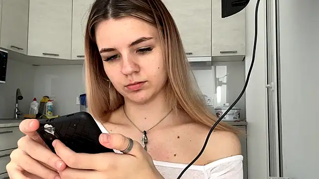 Snapshot of Denni_Spilber chatting on October 31, 2025, 7:09 am Denni Spilber online show from October 31, 2025, 7:09 am