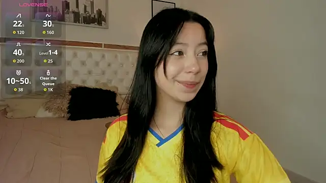 Snapshot of Zoe_Xra chatting on June 17, 2026, 8:21 pm Zoe Xra online show from June 17, 2026, 8:21 pm