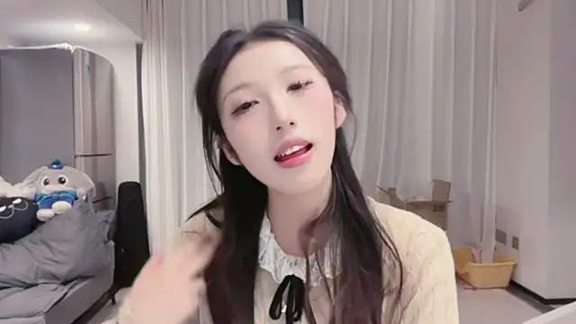 Snapshot of ZhaoZhao-ZM chatting on October 18, 2025, 1:45 pm ZhaoZhao-ZM online show from October 18, 2025, 1:45 pm