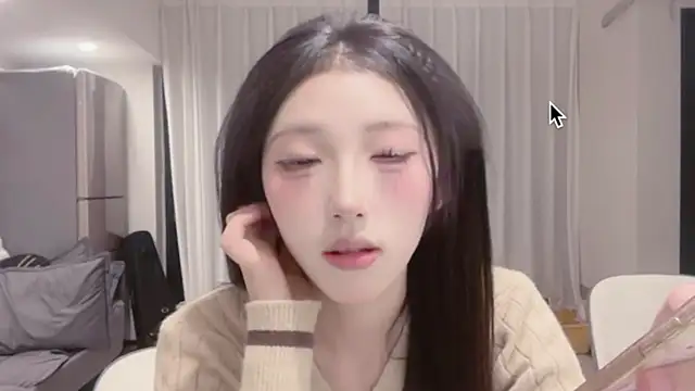 Snapshot of ZhaoZhao-ZM chatting on October 22, 2025, 12:27 pm ZhaoZhao-ZM online show from October 22, 2025, 12:27 pm