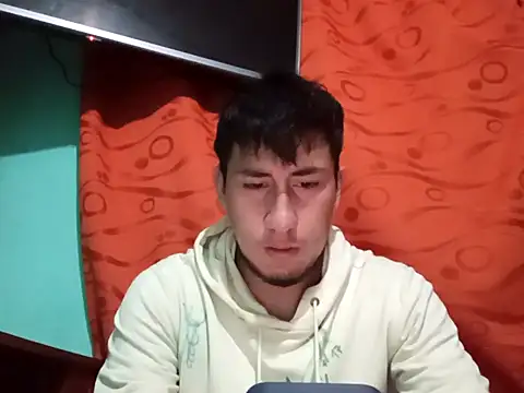 Snapshot of True_Di chatting on October 3, 2025, 1:13 am True Di online show from October 3, 2025, 1:13 am