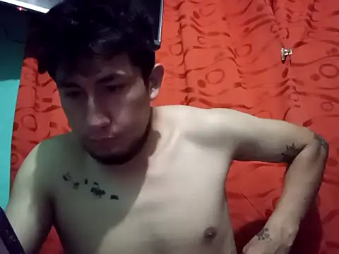 Snapshot of True_Di chatting on October 18, 2025, 1:52 am True Di online show from October 18, 2025, 1:52 am