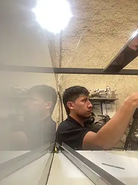 Snapshot of True_Di chatting on October 27, 2025, 4:00 pm True Di online show from October 27, 2025, 4:00 pm