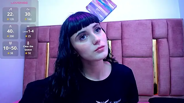 XBODTRIIPX online show from November 12, 2025, 2:45 am