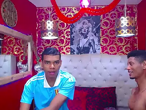 Snapshot of TWOBOYSPEINHOT chatting on October 11, 2025, 11:58 pm TWOBOYSPEINHOT online show from October 11, 2025, 11:58 pm