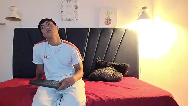 jhos cum23 online show from April 7, 2026, 3:40 am