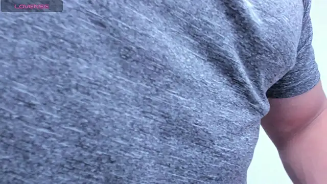 KingLevi01 online show from October 17, 2025, 10:01 pm