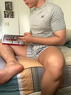 Pikachu19yo online show from November 2, 2025, 12:02 am