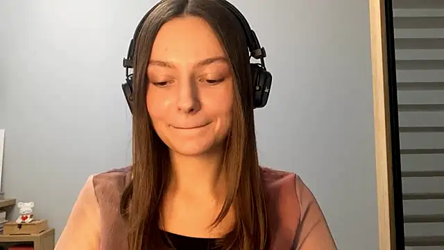 Snapshot of SoulHiperAgne_ chatting on September 26, 2025, 4:11 pm SoulHiperAgne online show from September 26, 2025, 4:11 pm