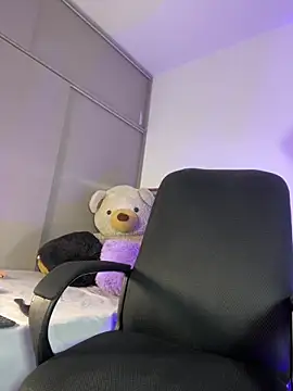 Snapshot of Charlottediolet chatting on October 27, 2025, 11:25 am Charlottediolet online show from October 27, 2025, 11:25 am