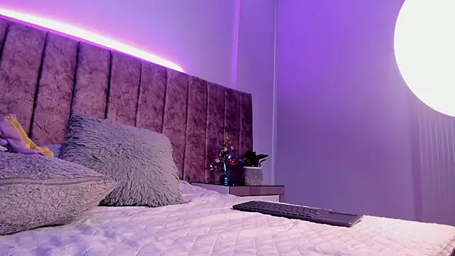 Ambeer fox  online show from March 30, 2026, 12:39 pm