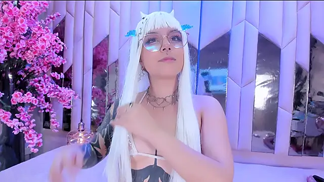 BizzyNoar online show from September 18, 2025, 9:17 pm