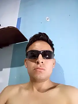 aczinovelez342 online show from October 8, 2025, 3:04 am