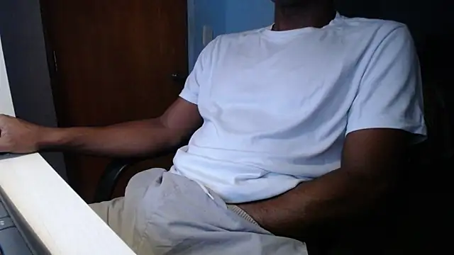 Snapshot of here_cumshot chatting on October 2, 2025, 3:24 am here cumshot online show from October 2, 2025, 3:24 am