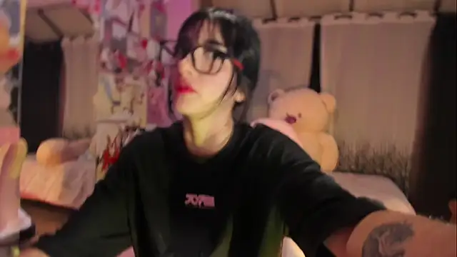 isabenee1 online show from September 18, 2025, 5:20 am