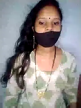 Komal-Rajput online show from October 3, 2025, 5:54 pm