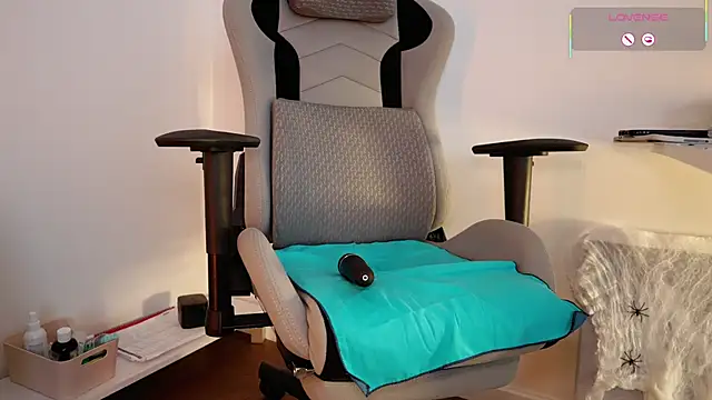 Snapshot of GingerAleMILF chatting on October 21, 2025, 7:09 am GingerAleMILF online show from October 21, 2025, 7:09 am