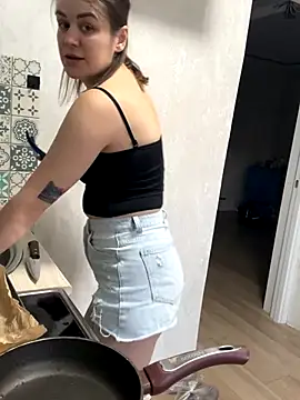 Snapshot of Risky-Flower chatting on September 21, 2025, 1:24 pm Risky-Flower online show from September 21, 2025, 1:24 pm