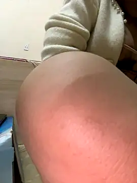 SuhyoCii online show from November 1, 2025, 11:29 pm