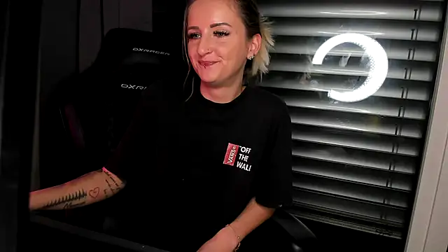 Lyra XX online show from March 2, 2026, 9:10 pm