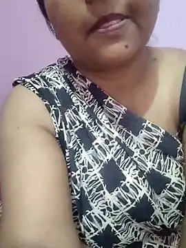 bitch-horny online show from October 3, 2025, 4:48 pm