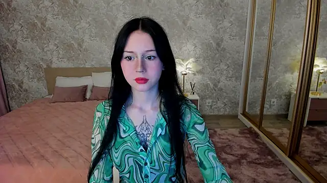VioletHarme online show from April 12, 2026, 3:44 am
