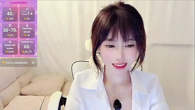 yuanbao a online show from February 16, 2026, 12:23 pm