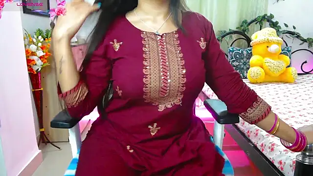 Snapshot of WildDimpi_0 chatting on November 1, 2025, 6:21 pm WildDimpi 0 online show from November 1, 2025, 6:21 pm