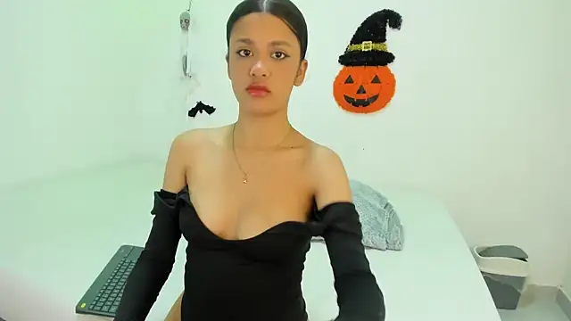 Sexy777Couple online show from October 28, 2025, 6:10 pm