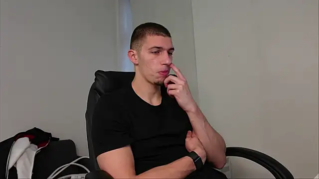 Snapshot of Ryan_Dozer chatting on October 11, 2025, 5:50 am Ryan Dozer online show from October 11, 2025, 5:50 am