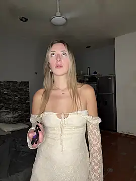 Snapshot of Sashailardi chatting on April 4, 2026, 3:49 am Sashailardi online show from April 4, 2026, 3:49 am