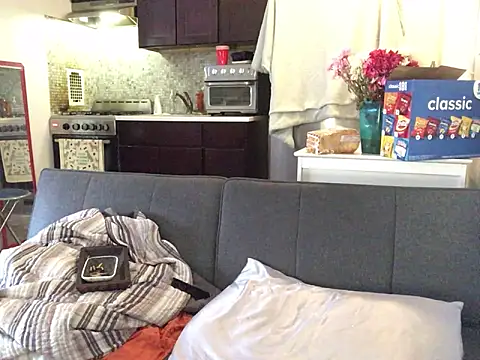 littyleesh1 online show from February 28, 2026, 7:48 pm